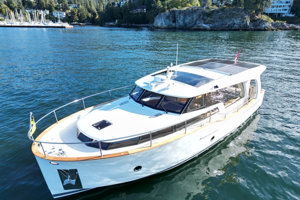 2022 Greenline 40 Hybrid