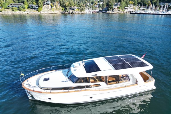 2022 Greenline 40 Hybrid