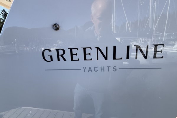 2022 Greenline 40 Hybrid