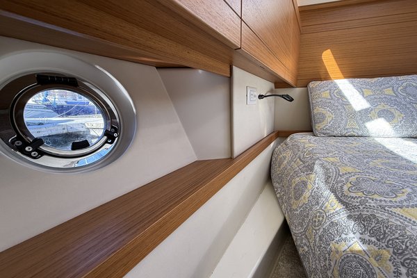 2022 Greenline 40 Hybrid
