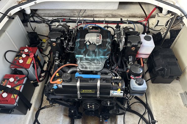 2013 Larson 285 Cabrio