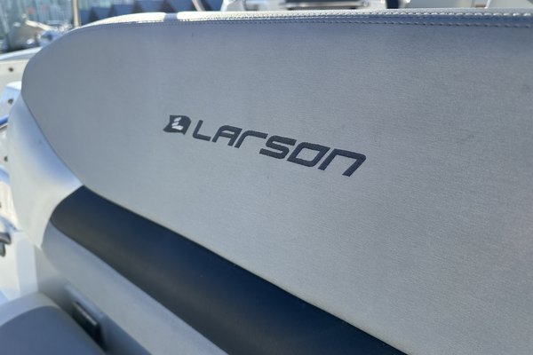 2013 Larson 285 Cabrio