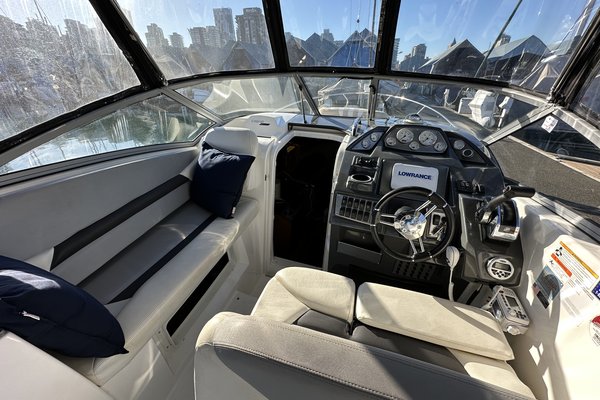 2013 Larson 285 Cabrio