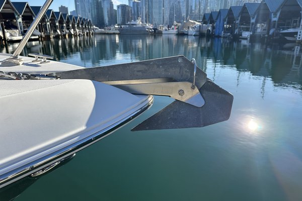 2013 Larson 285 Cabrio