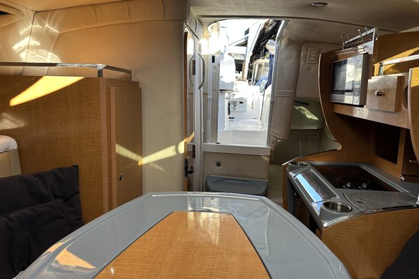 2013 Larson 285 Cabrio