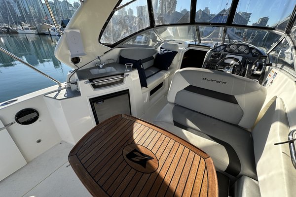 2013 Larson 285 Cabrio