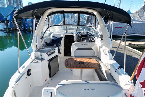 2013 Larson 285 Cabrio