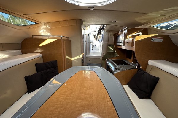2013 Larson 285 Cabrio
