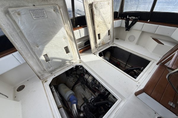 1989 Bayliner 3288
