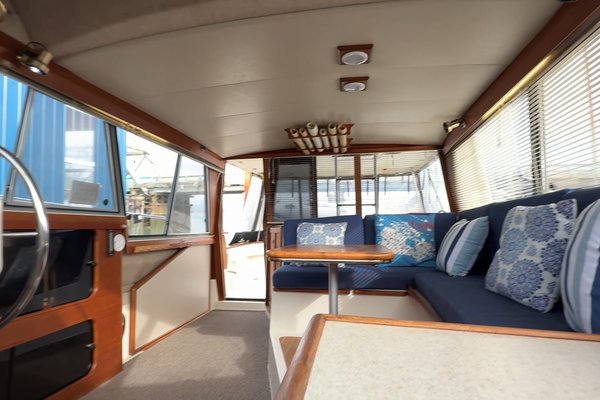1989 Bayliner 3288