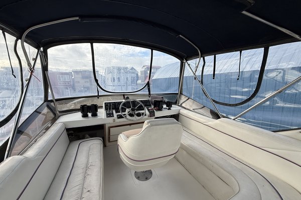 1989 Bayliner 3288