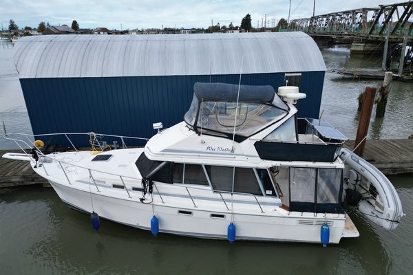 1989 Bayliner 3288