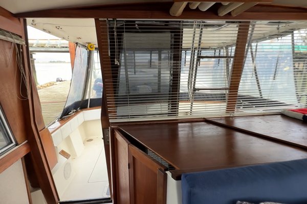 1989 Bayliner 3288