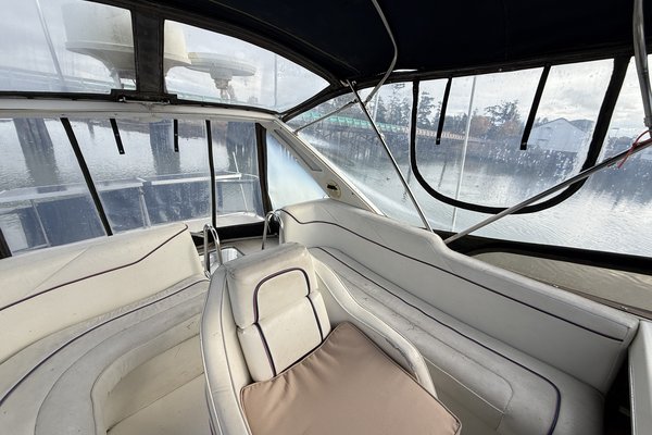 1989 Bayliner 3288