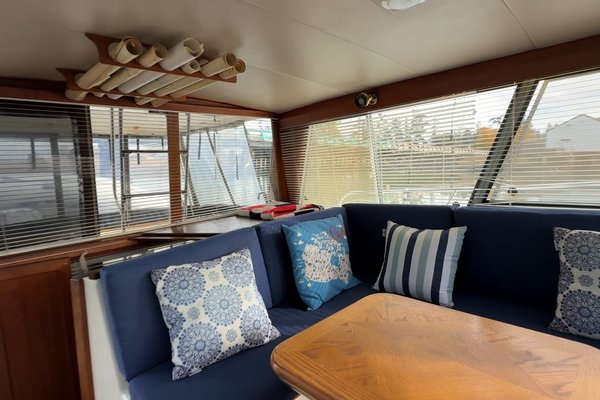 1989 Bayliner 3288