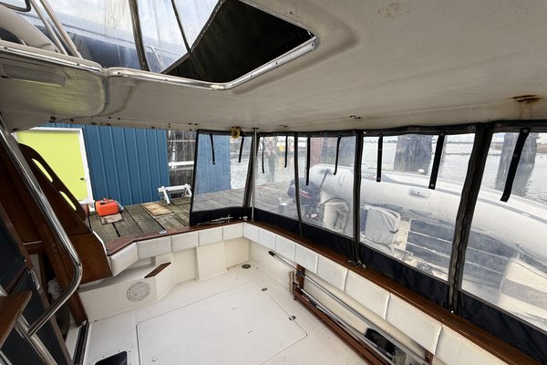 1989 Bayliner 3288