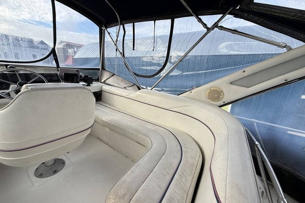 1989 Bayliner 3288