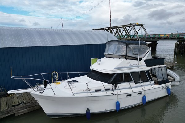 1989 Bayliner 3288